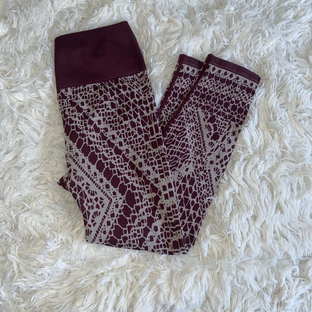 {FABLETICS} High-Waist Capri Legging S! - Picture 5 of 6